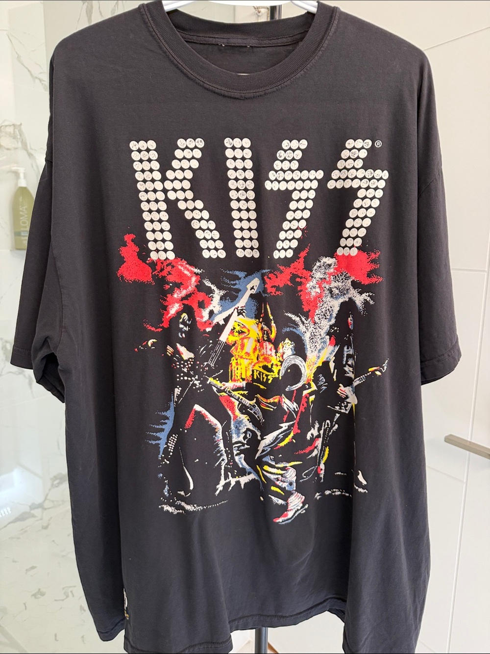 Kiss Black Tee with Red, Yellow and Blue Stage Graphic XXL 25”pp/30”L NEW